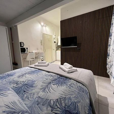 Tiny & Cosy Studio Flat In Como Exteriör bild