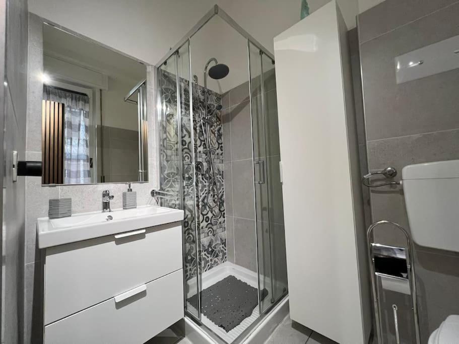 Tiny & Cosy Studio Flat In Como Exteriör bild