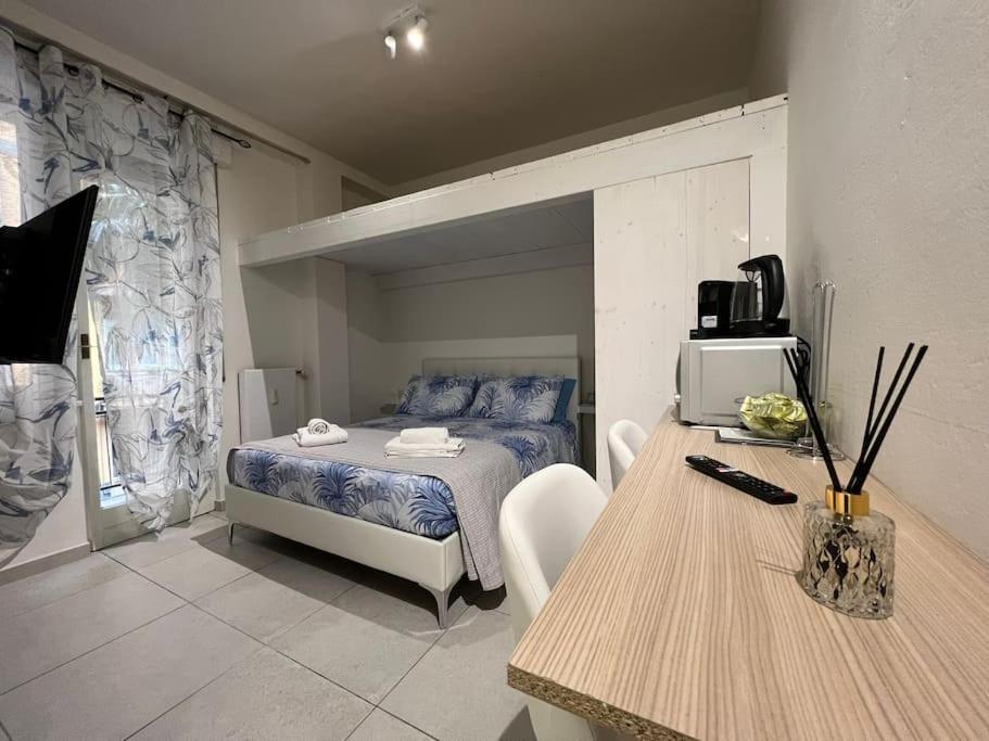 Tiny & Cosy Studio Flat In Como Exteriör bild