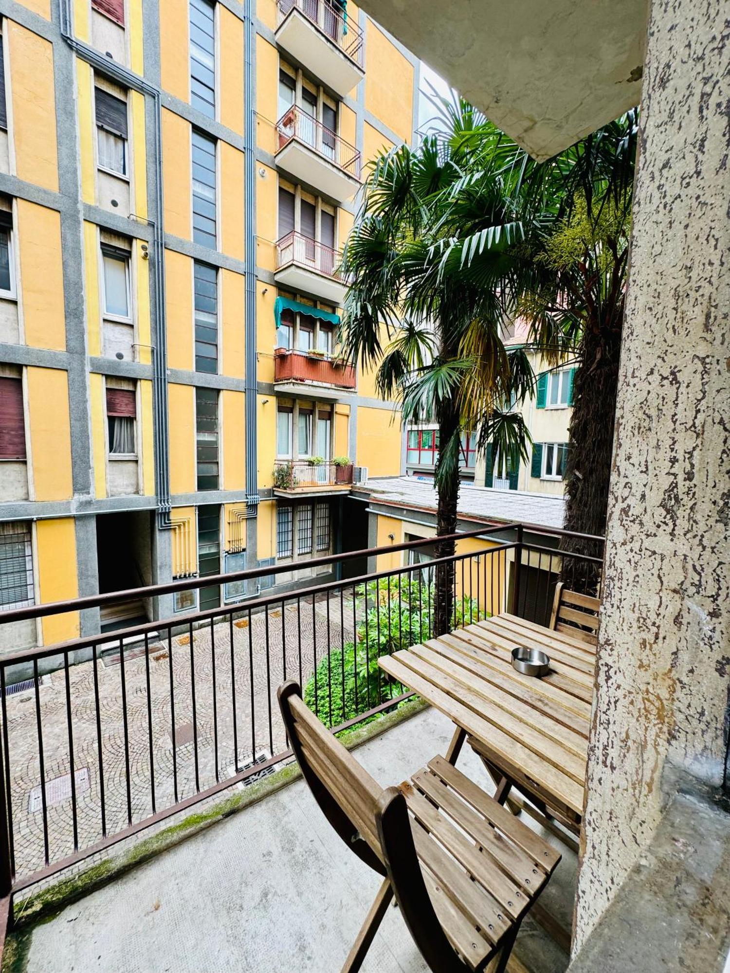 Tiny & Cosy Studio Flat In Como Exteriör bild